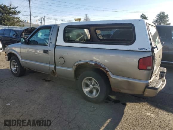 ✅ 2000 Chevrolet S-10 LS • VIN: 1GCCS1444YK108860 • Лот: 85154724. Опубликован ранее на Copart с пробегом 378 810 миль. Бесплатный доступ к архиву аукционных продаж из США и подробный отчёт об истории автомобиля на DreamBid. Изображение 2.