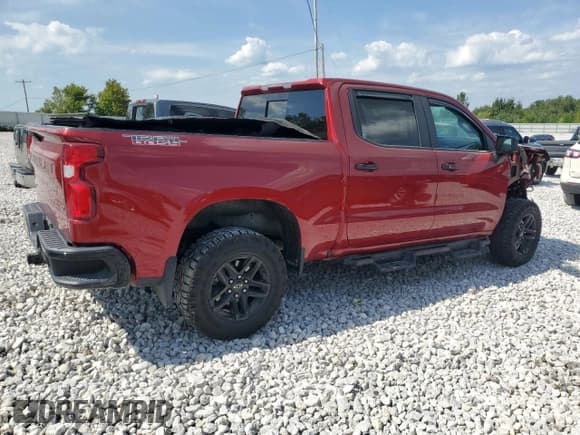 ✅ 2021 Chevrolet Silverado 1500 LT Trail Boss • VIN: 3GCPYFED7MG280622 • Lot: 69871114. Wystawiony na Copart z przebiegiem 50 575 mil. Bezpłatny archiwum sprzedaży aukcyjnych z USA i szczegółowy raport historii pojazdu na DreamBid. Zdjęcie 3.