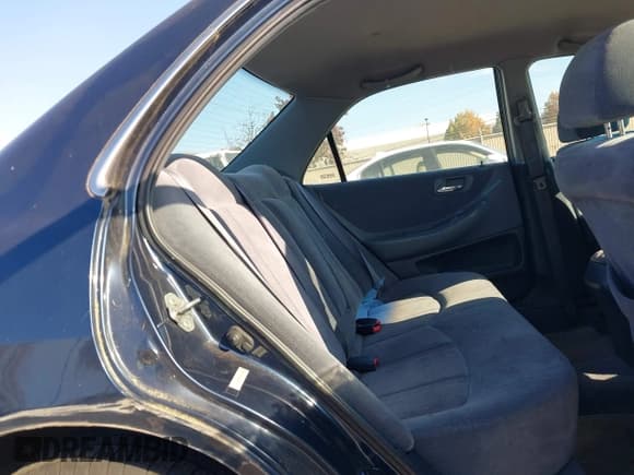 ✅ 2000 Honda Accord LX • VIN: JHMCG6654YC027063 • Lot: 43787329. Wystawiony na IAAI z przebiegiem 226 076 mil. Bezpłatny archiwum sprzedaży aukcyjnych z USA i szczegółowy raport historii pojazdu na DreamBid. Zdjęcie 8.