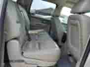 2010 Chevrolet Suburban LT z VIN 1GNUKJE35AR139405, wystawiony jako Copart lot #80348595 z przebiegiem 183 310 mil mil oraz Czysty tytuł • Clean title. Historia ofert i sprzedaży dostępna na DreamBid. Obrazek 11.