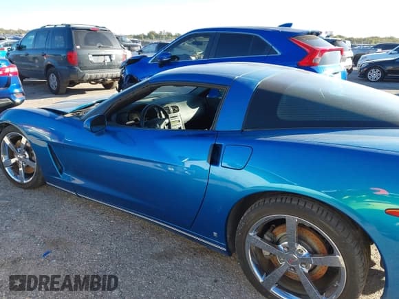 ✅ 2009 Chevrolet Corvette 3LT • VIN: 1G1YY26W895101458 • Лот: 43561369. Опубликован ранее на IAAI с пробегом 65 690 миль. Бесплатный доступ к архиву аукционных продаж из США и подробный отчёт об истории автомобиля на DreamBid. Изображение 14.