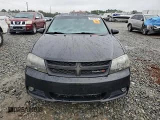 ✅ 2013 Dodge Avenger R/T • VIN: 1C3CDZBGXDN586073 • Lot: 81672874. Wystawiony na Copart z przebiegiem 195 068 mil. Bezpłatny archiwum sprzedaży aukcyjnych z USA i szczegółowy raport historii pojazdu na DreamBid. Zdjęcie 5.