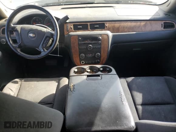 ✅ 2009 Chevrolet Suburban LS • VIN: 1GNFC16J89R288681 • Лот: 48632505. Опубликован ранее на Copart с пробегом 115 956 миль. Бесплатный доступ к архиву аукционных продаж из США и подробный отчёт об истории автомобиля на DreamBid. Изображение 8.