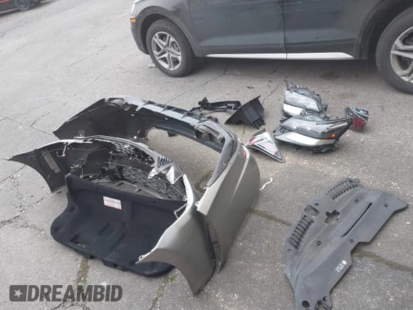 ✅ 2018 Lexus GS 350 • VIN: JTHCZ1BLXJA009203 • Lot: 41324389. Listed on IAAI with 31,793 mi. Free auction sales archive from the USA and detailed vehicle history report at DreamBid. Image 12.