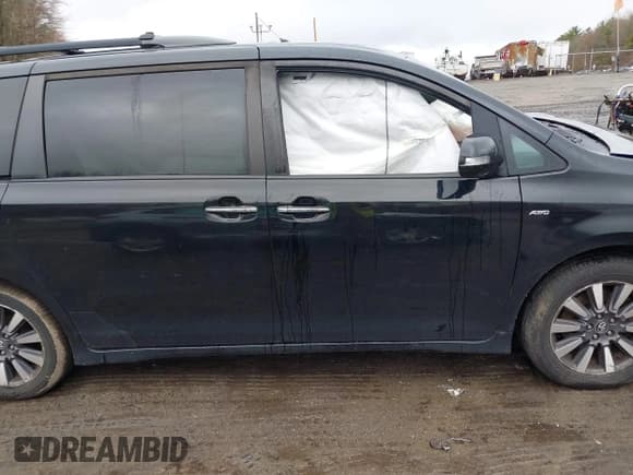 ✅ 2019 Toyota Sienna XLE • VIN: 5TDDZ3DC0KS225564 • Лот: 41973012. Опубликован ранее на IAAI с пробегом 71 858 миль. Бесплатный доступ к архиву аукционных продаж из США и подробный отчёт об истории автомобиля на DreamBid. Изображение 14.