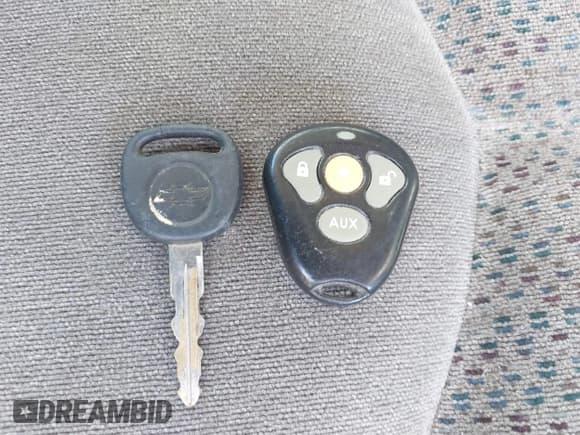 ✅ 2005 Chevrolet Suburban LT • VIN: 1GNFK16Z55J251296 • Лот: 42119068. Опубликован ранее на IAAI с пробегом 312 449 миль. Бесплатный доступ к архиву аукционных продаж из США и подробный отчёт об истории автомобиля на DreamBid. Изображение 11.