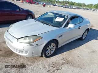 2008 Hyundai Tiburon GS с VIN KMHHM66D98U292591, выставлен на аукционе IAAI как лот 42021445 с пробегом 219 750 миль миль и . История ставок и продаж доступна на DreamBid. Изображение 2.
