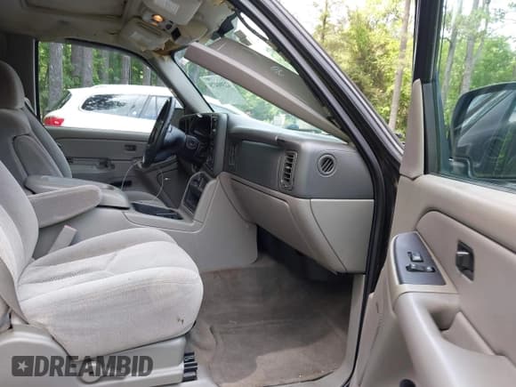 ✅ 2005 Chevrolet Avalanche Z66 • VIN: 3GNEC12Z15G136484 • Lot: 42390475. Listed on IAAI with 105,097 mi. Free auction sales archive from the USA and detailed vehicle history report at DreamBid. Image 5.