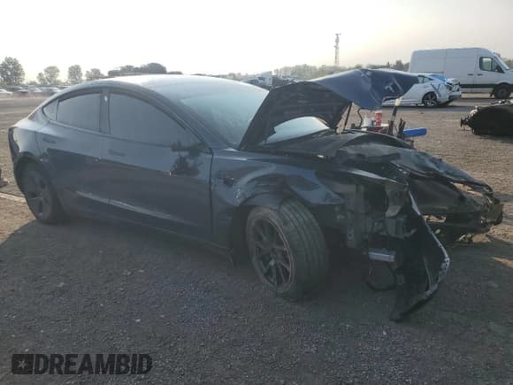 ✅ 2022 Tesla Model 3 Long Range • VIN: 5YJ3E1EB7NF249550 • Lot: 71538045. Wystawiony na Copart z przebiegiem Nie podano. Bezpłatny archiwum sprzedaży aukcyjnych z USA i szczegółowy raport historii pojazdu na DreamBid. Zdjęcie 4.