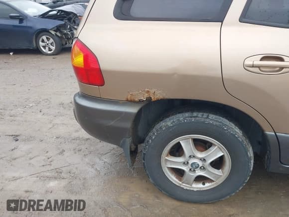 ✅ 2004 Hyundai Santa Fe GLS • VIN: KM8SC73D94U755102 • Lot: 43566404. Listed on IAAI with 202,091 mi. Free auction sales archive from the USA and detailed vehicle history report at DreamBid. Image 6.