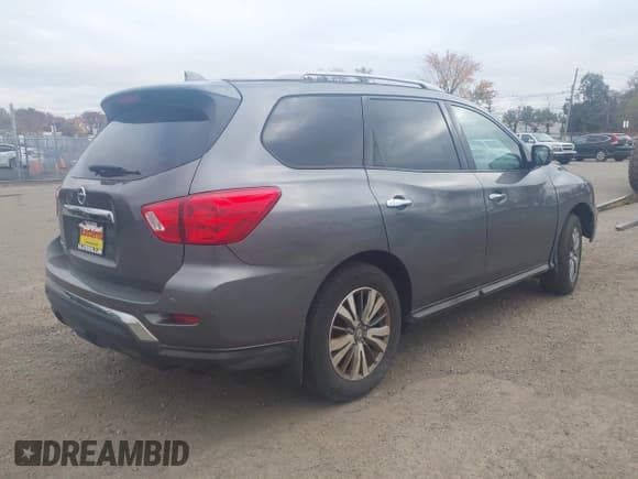 ✅ 2019 Nissan Pathfinder SV • VIN: 5N1DR2MN1KC634004 • Lot: 43582130. Wystawiony na IAAI z przebiegiem 76 300 mil. Bezpłatny archiwum sprzedaży aukcyjnych z USA i szczegółowy raport historii pojazdu na DreamBid. Zdjęcie 4.