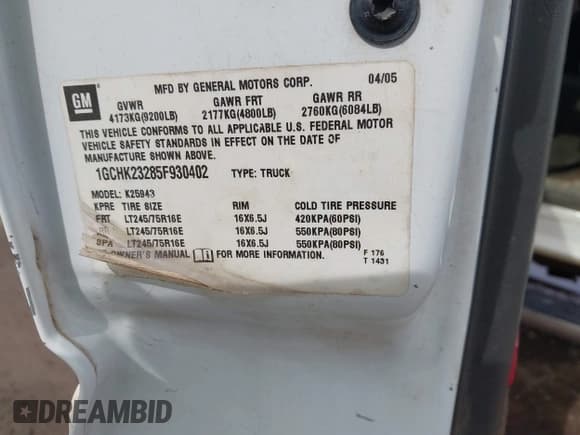 ✅ 2005 Chevrolet Silverado 2500HD LS • VIN: 1GCHK23285F930402 • Lot: 42322628. Wystawiony na IAAI z przebiegiem 218 392 mil. Bezpłatny archiwum sprzedaży aukcyjnych z USA i szczegółowy raport historii pojazdu na DreamBid. Zdjęcie 9.
