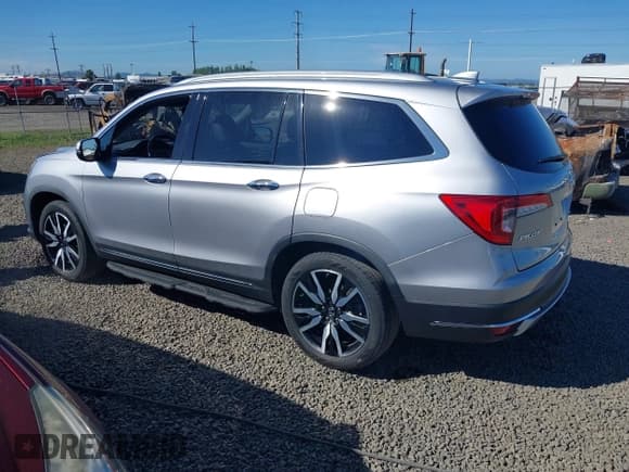 ✅ 2019 Honda Pilot Elite • VIN: 5FNYF6H06KB002686 • Lot: 42382665. Wystawiony na IAAI z przebiegiem 96 326 mil. Bezpłatny archiwum sprzedaży aukcyjnych z USA i szczegółowy raport historii pojazdu na DreamBid. Zdjęcie 3.