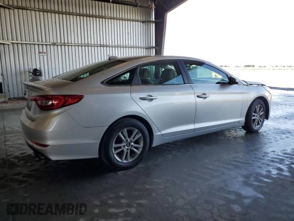 2017 Hyundai Sonata SE with VIN 5NPE24AF0HH508476, listed as a Copart auction lot 82561225 with 114,166 mi miles and Salvage title. Bid and sale history available at DreamBid. Image 3.