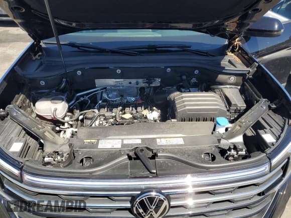 ✅ 2024 Volkswagen Atlas Peak Edition SE • VIN: 1V2CR2CA1RC579125 • Лот: 70138225. Опубликован ранее на Copart с пробегом 15 545 миль. Бесплатный доступ к архиву аукционных продаж из США и подробный отчёт об истории автомобиля на DreamBid. Изображение 12.