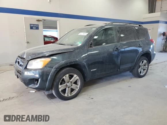 ✅ 2010 Toyota RAV4 Sport • VIN: JTMWF4DVXA5019018 • Lot: 82279935. Listed on Copart with 194,884 mi. Free auction sales archive from the USA and detailed vehicle history report at DreamBid. Image 1.