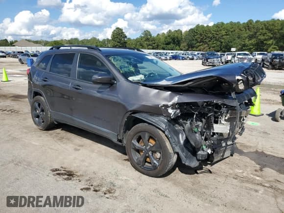 ✅ 2018 Jeep Cherokee Latitude • VIN: 1C4PJLCX6JD523846 • Lot: 81834995. Listed on Copart with 107,049 mi. Free auction sales archive from the USA and detailed vehicle history report at DreamBid. Image 4.