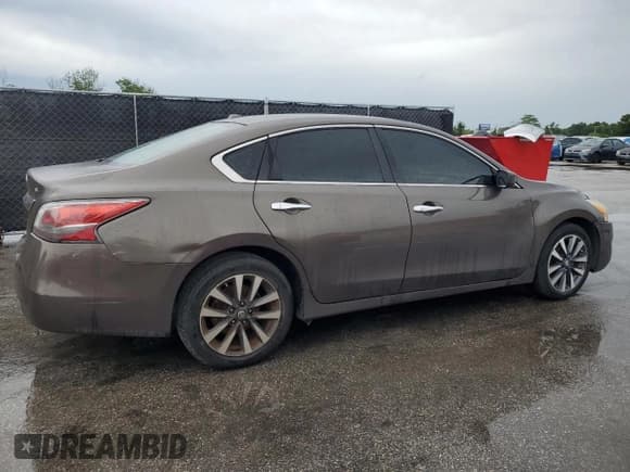 ✅ 2015 Nissan Altima 2.5 • VIN: 1N4AL3AP9FN367988 • Lot: 56658215. Listed on Copart with 147,795 mi. Free auction sales archive from the USA and detailed vehicle history report at DreamBid. Image 3.