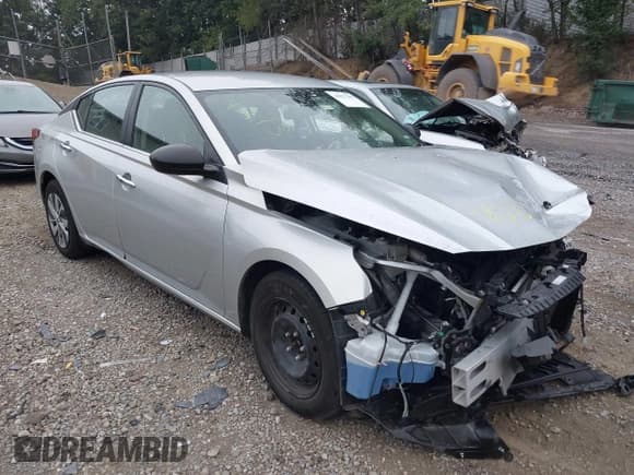 ✅ 2024 Nissan Altima S • VIN: 1N4BL4BV1RN379273 • Lot: 43027282. Wystawiony na IAAI z przebiegiem 49 104 mil. Bezpłatny archiwum sprzedaży aukcyjnych z USA i szczegółowy raport historii pojazdu na DreamBid. Zdjęcie 1.