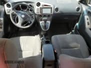 ✅ 2008 Toyota Matrix XR • VIN: 2T1KR32E68C705833 • Лот: 85855355. Опубликован ранее на Copart с пробегом 144 178 миль. Бесплатный доступ к архиву аукционных продаж из США и подробный отчёт об истории автомобиля на DreamBid. Изображение 8.