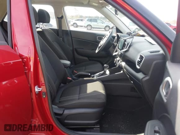 ✅ 2025 Hyundai Venue SEL • VIN: KMHRC8A32SU362179 • Lot: 43604943. Listed on IAAI with 7,803 mi. Free auction sales archive from the USA and detailed vehicle history report at DreamBid. Image 5.