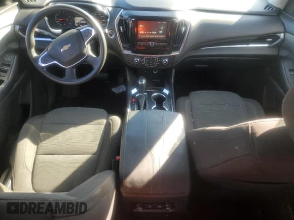 ✅ 2018 Chevrolet Traverse LS • VIN: 1GNERFKW7JJ127542 • Lot: 88205185. Wystawiony na Copart z przebiegiem 94 201 mil. Bezpłatny archiwum sprzedaży aukcyjnych z USA i szczegółowy raport historii pojazdu na DreamBid. Zdjęcie 8.