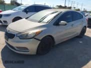 ✅ 2015 Kia Forte LX • VIN: KNAFK4A60F5275729 • Lot: 43709990. Wystawiony na IAAI z przebiegiem 147 640 mil. Bezpłatny archiwum sprzedaży aukcyjnych z USA i szczegółowy raport historii pojazdu na DreamBid. Zdjęcie 2.