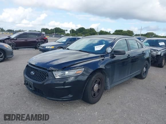 ✅ 2017 Ford Police Interceptor • VIN: 1FAHP2MT7HG103150 • Lot: 41431654. Wystawiony na IAAI z przebiegiem 68 962 mil. Bezpłatny archiwum sprzedaży aukcyjnych z USA i szczegółowy raport historii pojazdu na DreamBid. Zdjęcie 17.