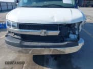 ✅ 2020 Chevrolet Express Cargo • VIN: 1GCWGAFG4L1136579 • Lot: 42368930. Wystawiony na IAAI z przebiegiem 148 792 mil. Bezpłatny archiwum sprzedaży aukcyjnych z USA i szczegółowy raport historii pojazdu na DreamBid. Zdjęcie 6.