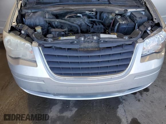 ✅ 2008 Chrysler Town & Country LX • VIN: 2A8HR44H78R734712 • Lot: 85070545. Listed on Copart with 292,566 mi. Free auction sales archive from the USA and detailed vehicle history report at DreamBid. Image 12.