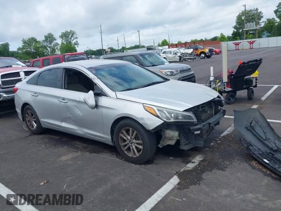 2016 Hyundai Sonata 2.4L z VIN 5NPE24AF1GH409129, wystawiony jako IAAI lot #42497240 z przebiegiem 228 574 mil mil oraz . Historia ofert i sprzedaży dostępna na DreamBid. Obrazek 1.