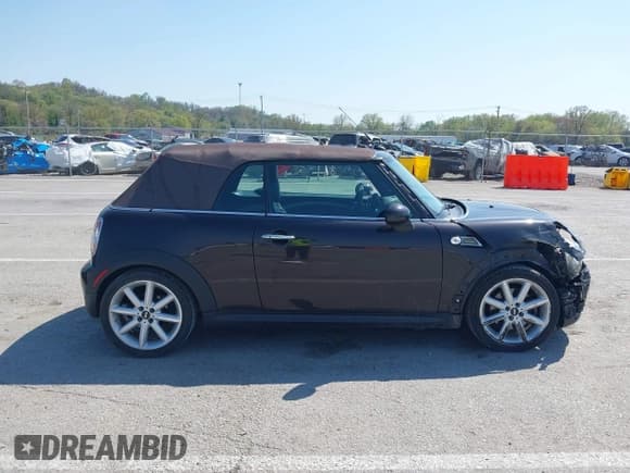 ✅ 2012 MINI Convertible S • VIN: WMWZP3C52CT550179 • Lot: 42046285. Listed on IAAI with 87,718 mi. Free auction sales archive from the USA and detailed vehicle history report at DreamBid. Image 12.
