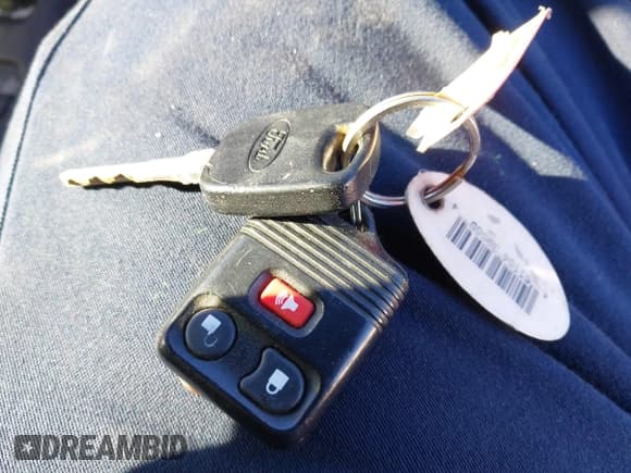 ✅ 2000 Ford Explorer Eddie Bauer • VIN: 1FMZU74E2YZA71908 • Lot: 41262892. Wystawiony na IAAI z przebiegiem 205 320 mil. Bezpłatny archiwum sprzedaży aukcyjnych z USA i szczegółowy raport historii pojazdu na DreamBid. Zdjęcie 11.