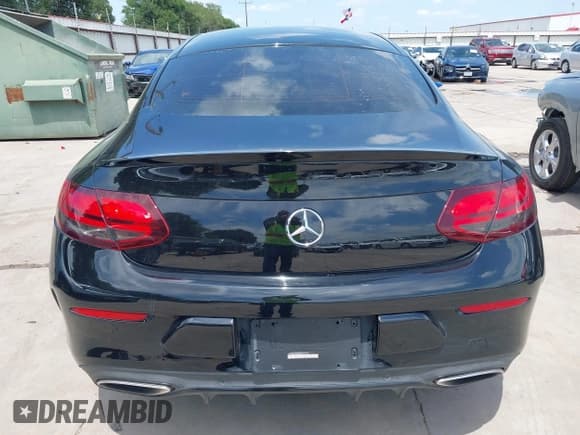 ✅ 2019 Mercedes-Benz C 300 • VIN: WDDWJ8DBXKF827124 • Lot: 42391477. Listed on IAAI with 72,546 mi. Free auction sales archive from the USA and detailed vehicle history report at DreamBid. Image 17.