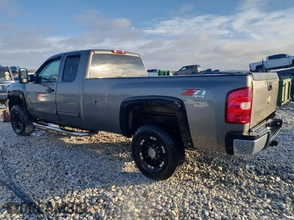 ✅ 2009 Chevrolet Silverado 2500HD LT • VIN: 1GCHK596X9E100768 • Лот: 85802894. Опубликован ранее на Copart с пробегом 240 763 миль. Бесплатный доступ к архиву аукционных продаж из США и подробный отчёт об истории автомобиля на DreamBid. Изображение 2.