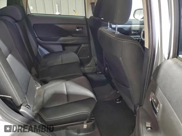 ✅ 2018 Mitsubishi Outlander ES • VIN: JA4AZ3A38JJ005232 • Lot: 95277975. Listed on Copart with 132,540 mi. Free auction sales archive from the USA and detailed vehicle history report at DreamBid. Image 11.