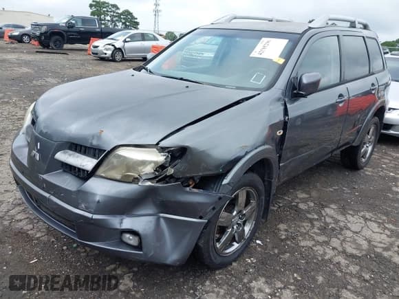 ✅ 2006 Mitsubishi Outlander XLS • VIN: JA4LZ41FX6U028879 • Lot: 42505296. Listed on IAAI with 189,457 mi. Free auction sales archive from the USA and detailed vehicle history report at DreamBid. Image 6.