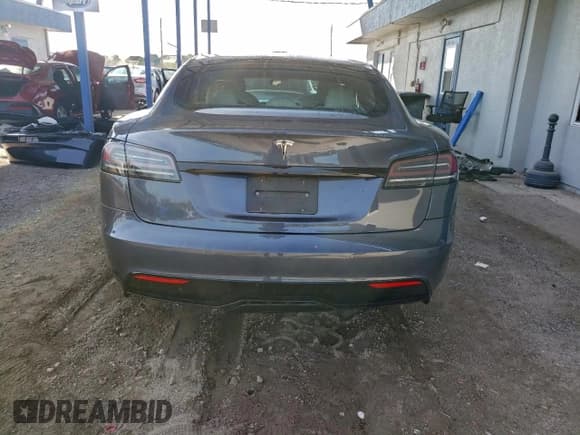 ✅ 2022 Tesla Model S • VIN: 5YJSA1E50NF486589 • Lot: 85444995. Wystawiony na Copart z przebiegiem 21 422 mil. Bezpłatny archiwum sprzedaży aukcyjnych z USA i szczegółowy raport historii pojazdu na DreamBid. Zdjęcie 6.