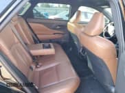 ✅ 2025 Toyota Crown XLE • VIN: JTDACAAJ0S3008450 • Lot: 82568575. Wystawiony na Copart z przebiegiem 53 939 mil. Bezpłatny archiwum sprzedaży aukcyjnych z USA i szczegółowy raport historii pojazdu na DreamBid. Zdjęcie 11.