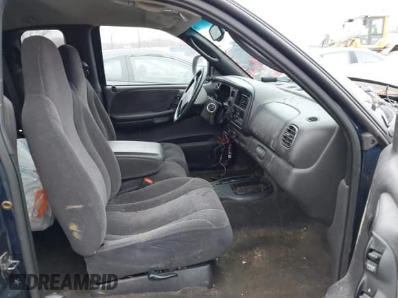 ✅ 2000 Dodge Dakota • VIN: 1B7GL22X8YS553040 • Lot: 41186125. Listed on IAAI with 88,127 mi. Free auction sales archive from the USA and detailed vehicle history report at DreamBid. Image 5.