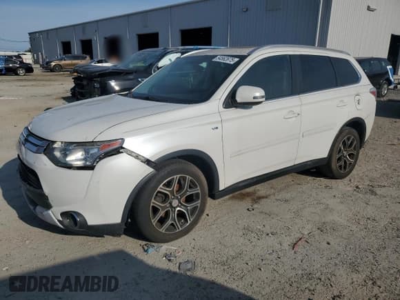 ✅ 2015 Mitsubishi Outlander GT • VIN: JA4JZ4AX4FZ001454 • Lot: 54562675. Listed on Copart with 166,983 mi. Free auction sales archive from the USA and detailed vehicle history report at DreamBid. Image 2.