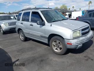 ✅ 2002 Chevrolet Tracker • VIN: 2CNBE13C426951703 • Лот: 42177942. Опубликован ранее на IAAI с пробегом 186 096 миль. Бесплатный доступ к архиву аукционных продаж из США и подробный отчёт об истории автомобиля на DreamBid. Изображение 1.