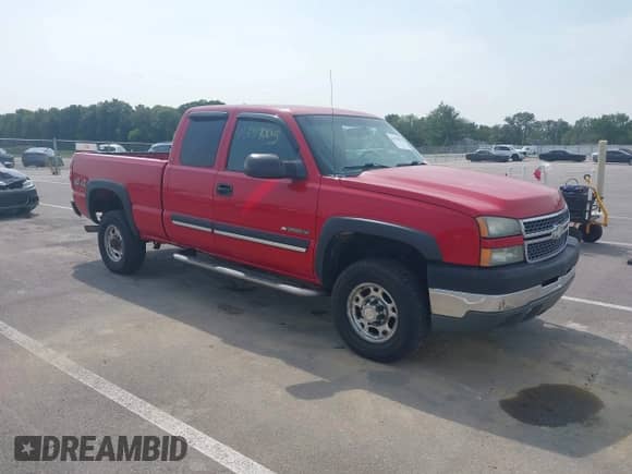 2005 Chevrolet Silverado 2500HD LS с VIN 1GCHK29U35E147891, выставлен на аукционе IAAI как лот 43159005 с пробегом 243 335 миль миль и . История ставок и продаж доступна на DreamBid. Изображение 1.