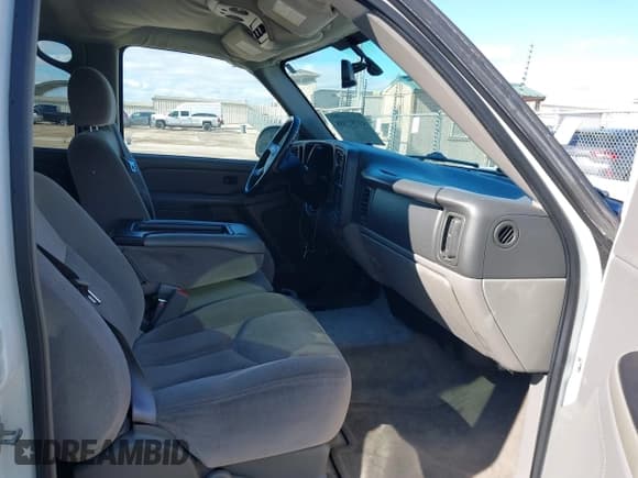 ✅ 2005 GMC Yukon SLT • VIN: 1GKEC13VX5J133090 • Lot: 41281908. Listed on IAAI with 108,598 mi. Free auction sales archive from the USA and detailed vehicle history report at DreamBid. Image 5.