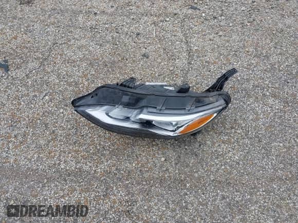 2023 Chevrolet Malibu LT with VIN 1G1ZE5STXPF128596, listed as a IAAI auction lot 42315492 with 30,910 mi miles and . Bid and sale history available at DreamBid. Image 19.