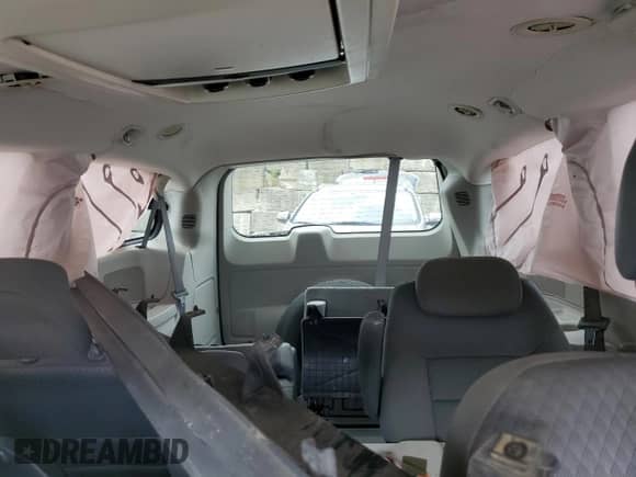 2010 Dodge Grand Caravan Hero с VIN 2D4RN3D15AR453151, выставлен на аукционе Copart как лот 69928325 с пробегом Не указан миль и На запчасти • Non repairable. История ставок и продаж доступна на DreamBid. Изображение 10.