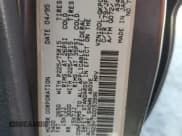 ✅ 1995 Toyota 4Runner • VIN: JT3VN29V7S0053996 • Lot: 58093195. Wystawiony na Copart z przebiegiem 251 960 mil. Bezpłatny archiwum sprzedaży aukcyjnych z USA i szczegółowy raport historii pojazdu na DreamBid. Zdjęcie 13.