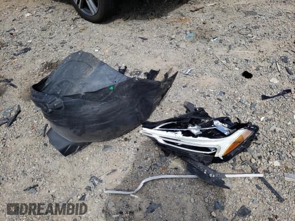 ✅ 2020 Volvo XC60 Momentum • VIN: YV4102DK7L1440448 • Lot: 71020975. Listed on Copart with 65,001 mi. Free auction sales archive from the USA and detailed vehicle history report at DreamBid. Image 13.