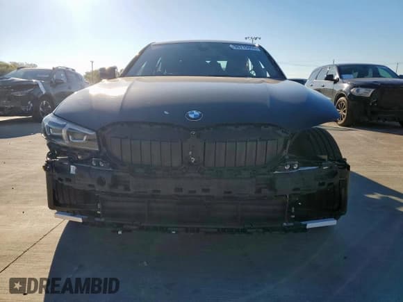 ✅ 2025 BMW 3 Series 330i • VIN: 3MW69CW07S8F16029 • Lot: 90715955. Listed on Copart with 9,683 mi. Free auction sales archive from the USA and detailed vehicle history report at DreamBid. Image 5.