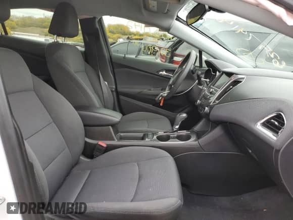 2019 Chevrolet Cruze LT с VIN 1G1BE5SM1K7131139, выставлен на аукционе Copart как лот 63574142 с пробегом 32 906 миль миль и . История ставок и продаж доступна на DreamBid. Изображение 5.